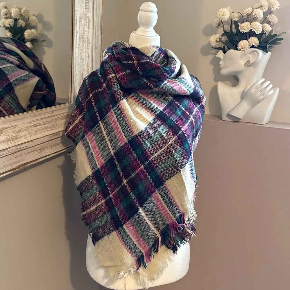 Women’s Plaid Blanket Scarf Winter Fall purple green‎ blue and Cream Cozy Style